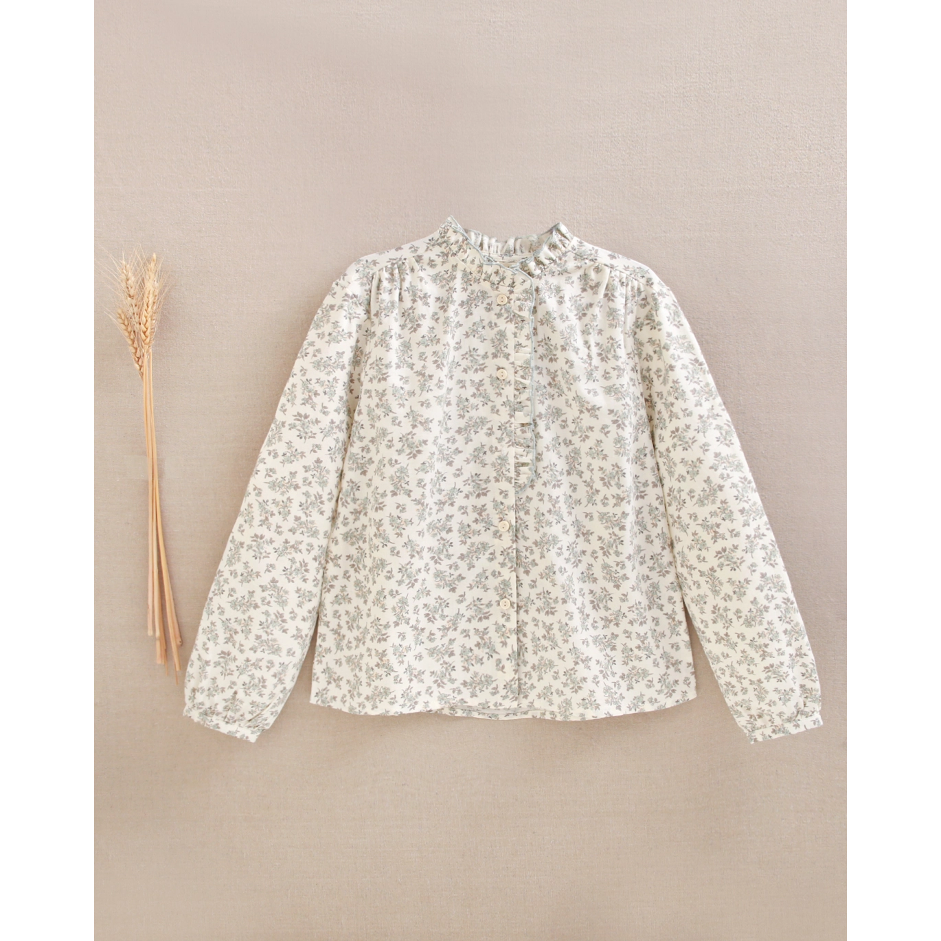 Blusa de niña con estampado de flores verdes | Dadati
