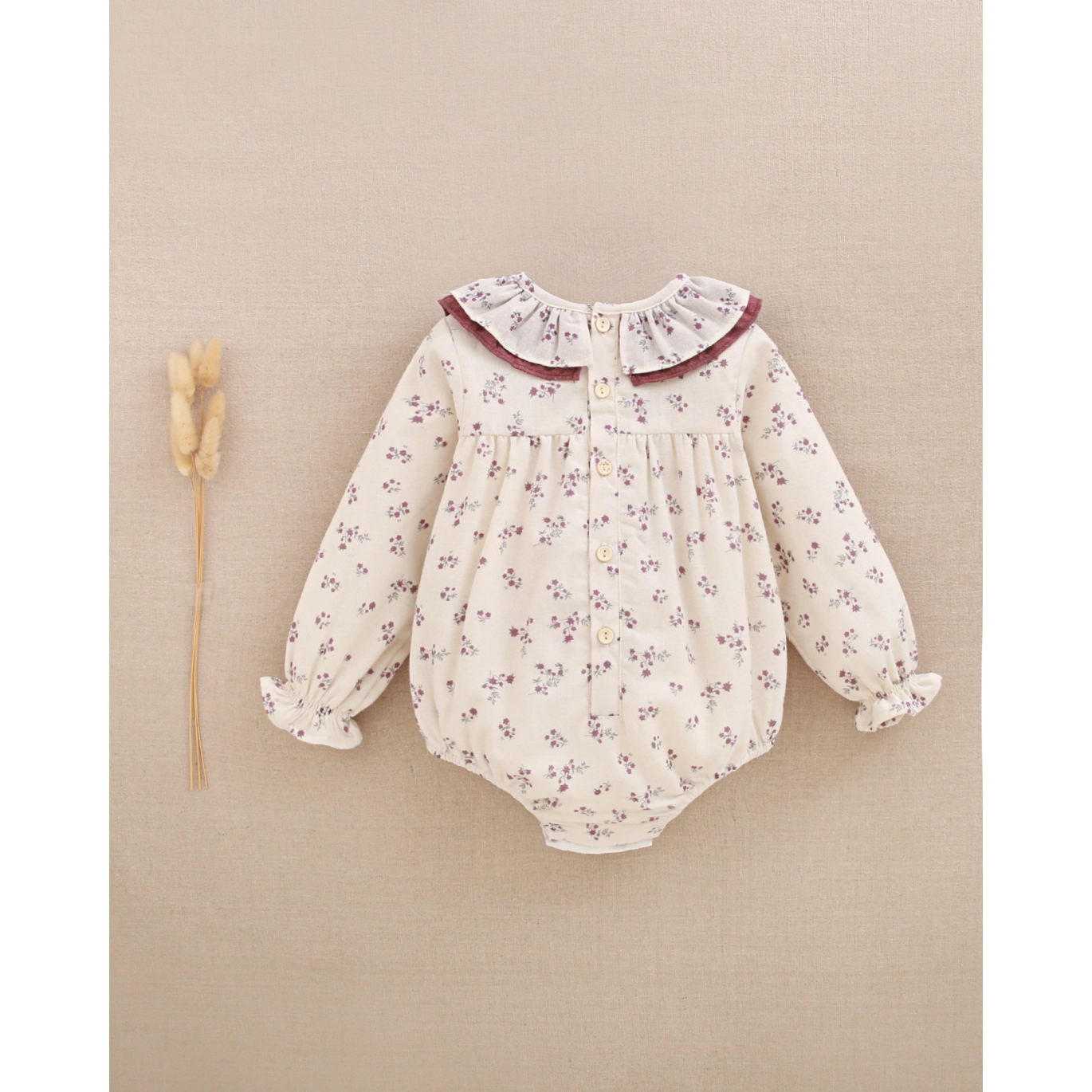 Ranita de bebé niña estampado floral con detalle de pompón 2