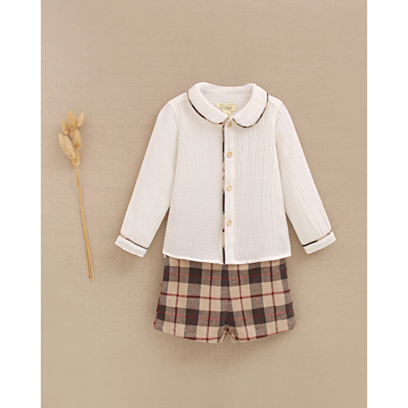 Conjunto de bebé niño de camisa y short de cuadro escocés