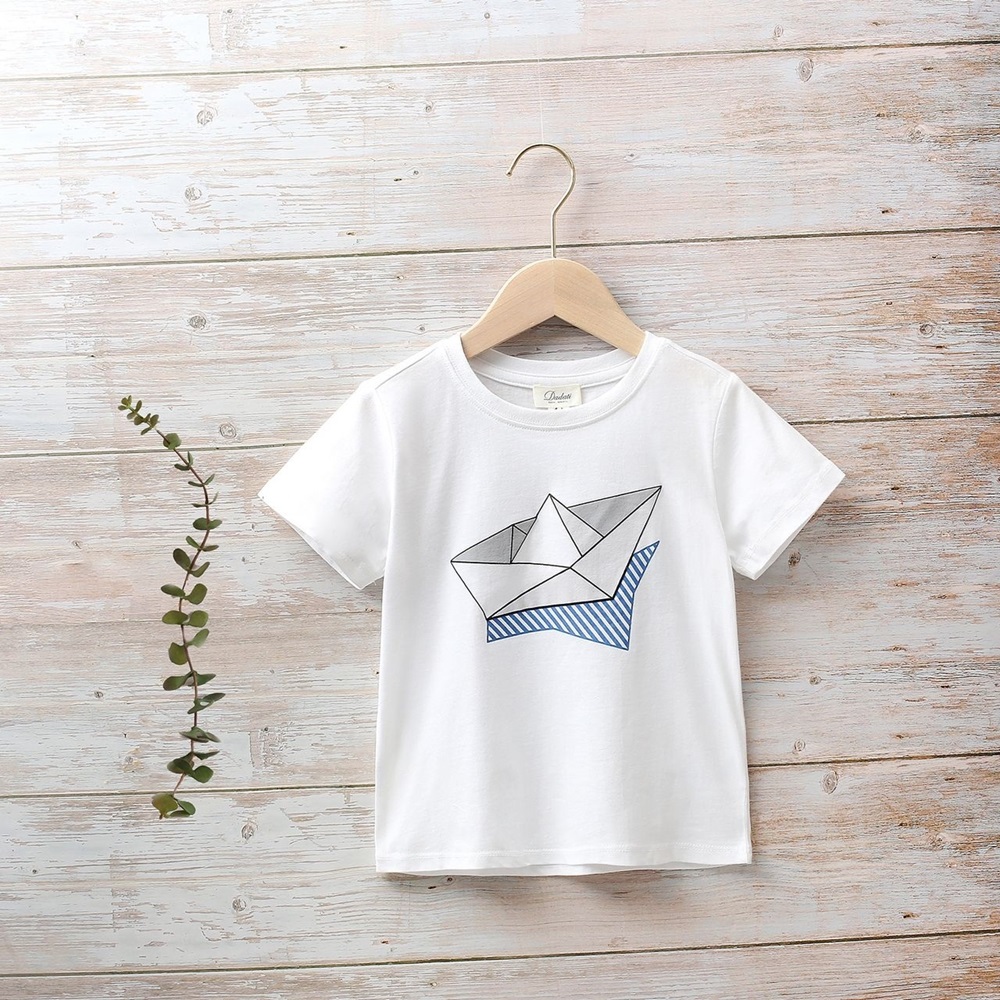 Imagen de Camiseta niño blanca con estampado de barco
