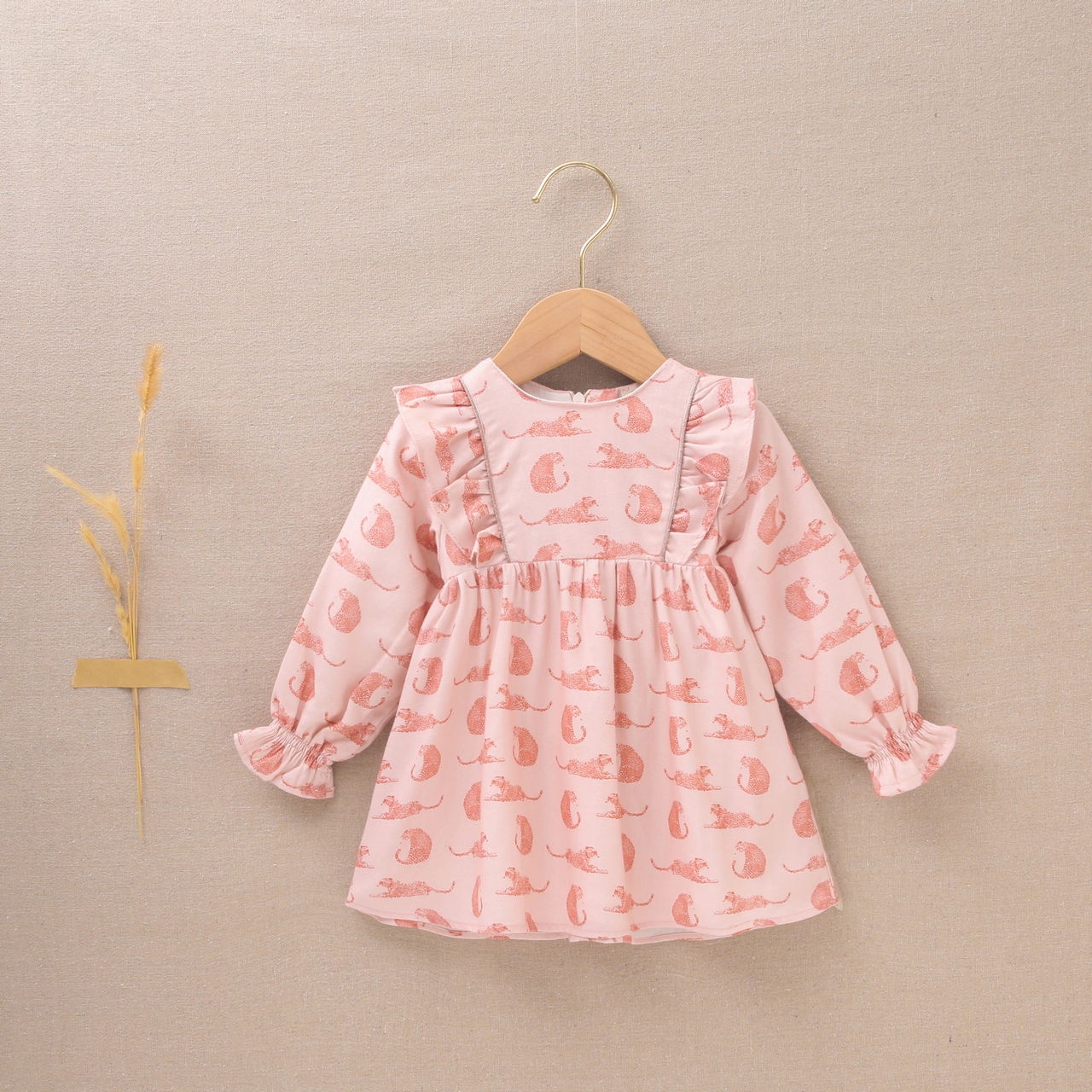 Imagen de Vestido de bebé niña rosa con estampado de leopardos 