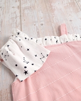 Imagen de Vestido niña rosa con lazo blanco de estrellas
