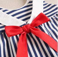 Imagen de Vestido de bebé niña con cubrepañal marinero en rayas blancas y azul marino