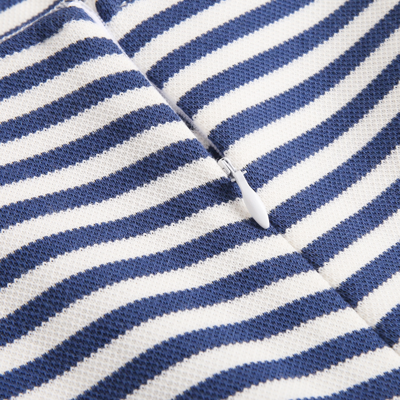 Imagen de Mono teen marinero corto en rayas blancas y azul marino