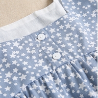 Imagen de Vestido de niña azul grisáceo con estrellas blancas