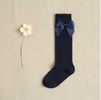 Imagen de Calcetines altos de niña de color azul marino con lazo 