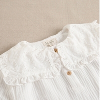 Imagen de Camisa de niña de manga larga en muselina blanca 