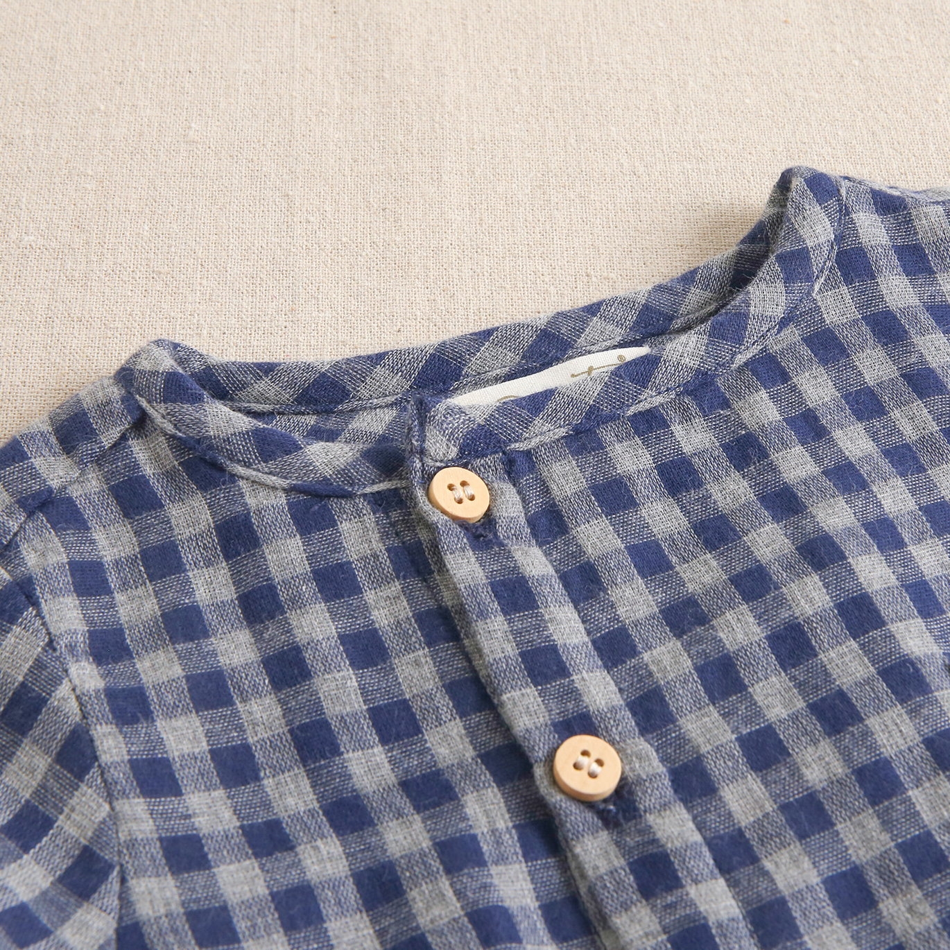 Imagen de Camisa de bebé niño en cuadros vichy azul y gris 