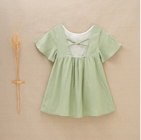 Imagen de Vestido de niña en lino verde manzana