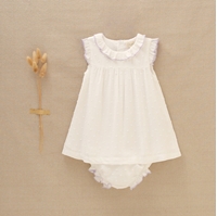 Imagen de Vestido de bebé niña blanco plumeti con ribetes lilas