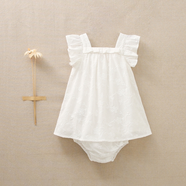 Imagen de Vestido de bebé niña blanco con flores brocadas