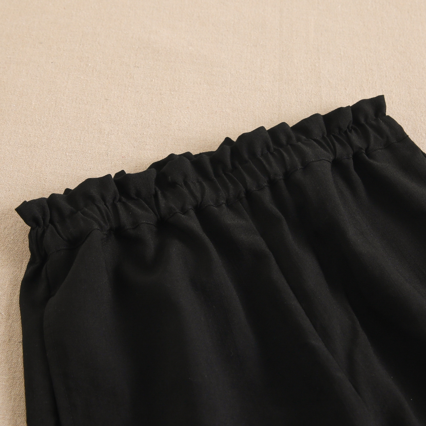 Imagen de Pantalón de niña largo fluido en negro