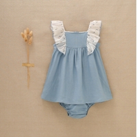 Imagen de Vestido de bebé niña en lino azul combinado con gasa estampada