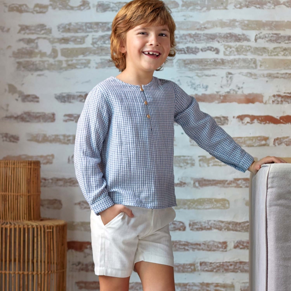 Imagen de Conjunto de niño con camisa de cuadros azules y blancos con bermudas blancas