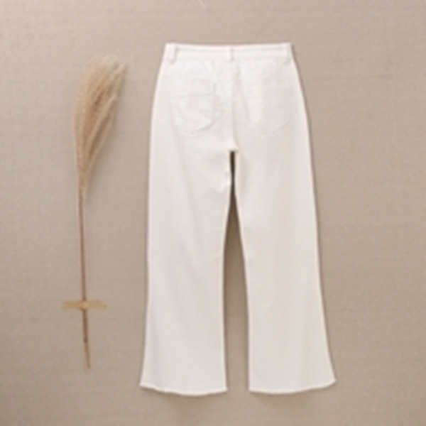 Imagen de Pantalón de niña blanco estilo trompeta 