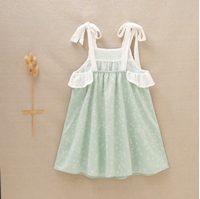 Imagen de Vestido de niña verde con flores en blanco
