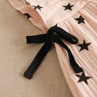 Imagen de Vestido de bebé niña con braguita rosa palo y estrellas negras