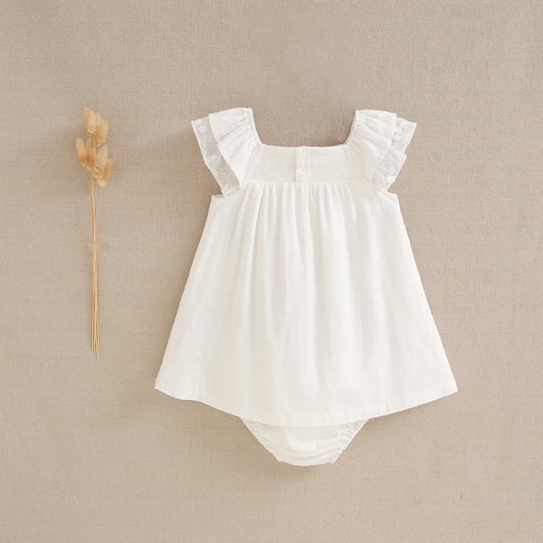 Imagen de Vestido de bebé niña con braguita en lino blanco roto