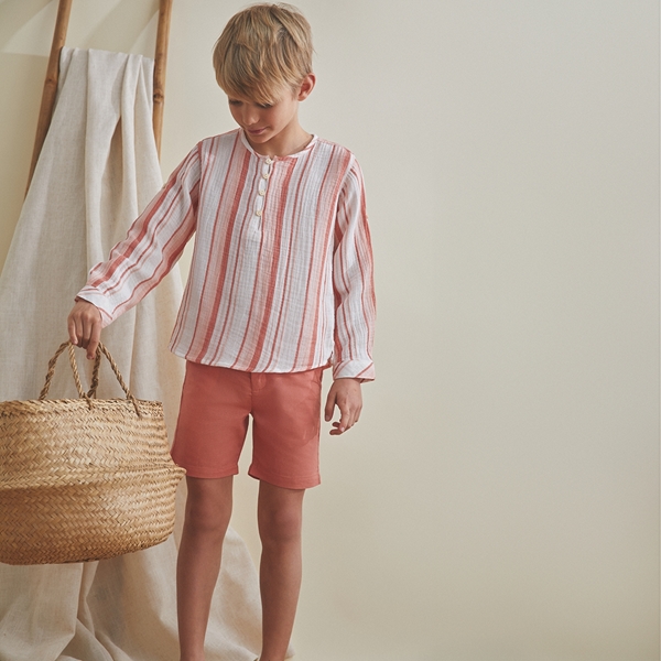 Imagen de Camisa de niño de rayas en tonos coral