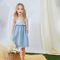 Imagen de Vestido de niña en bambula y estampado en color azul