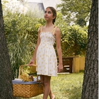 Imagen de Vestido de niña  de tirantes y nido de abeja