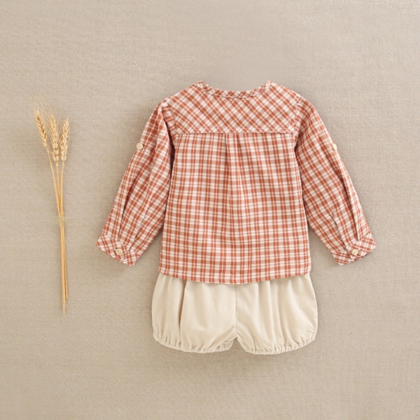 Imagen de Conjunto de bebé niño de camisa en cuadros bicolor caldera y blanco y pololo de micropana beige liso