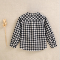 Imagen de Camisa de niño de cuadros bicolor beige tostado y negro con cuello mao