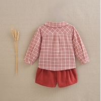 Imagen de Conjunto de bebé niño de camisa en cuadros bicolor rojo y blanco y short de micropana