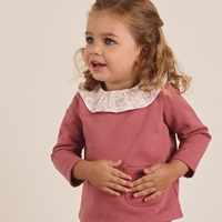 Imagen de Conjunto de bebé niña de sudadera con cuello volante y pantalón en rosa