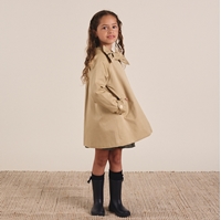 Imagen de Gabardina de niña en color camel con lazo e interior de guatiné