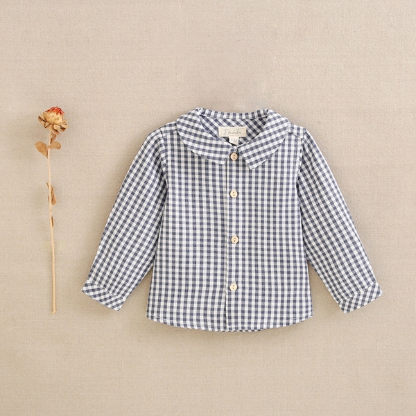 Imagen de Conjunto de bebé niño de camisa de cuadro vichy azul marino y blanco con cuello bebé y short gris 