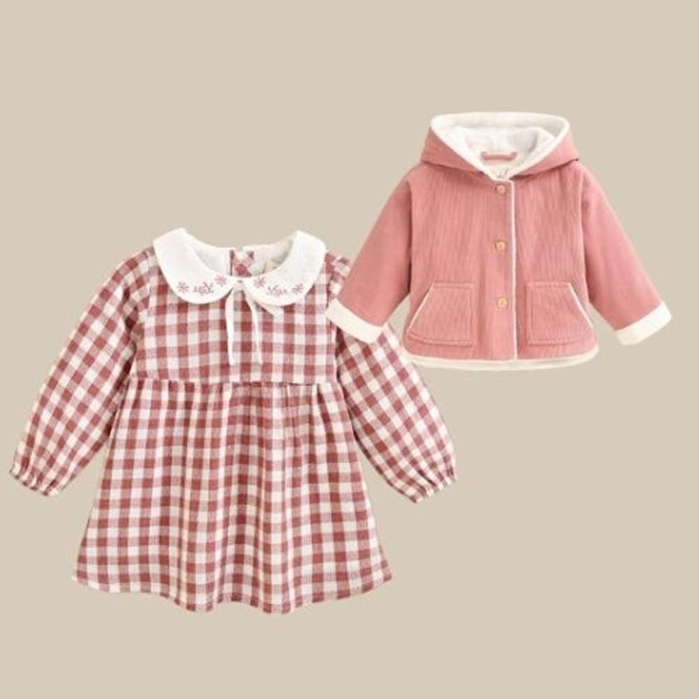 Imagen de Conjunto de bebé niña de vestido en cuadros vichy rosa y blanco, chaqueta de micropana rosa con borreguito