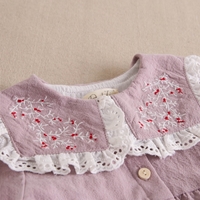 Imagen de Conjunto de niña de vestido rosa con cuello bordado y chaqueta de punto morada