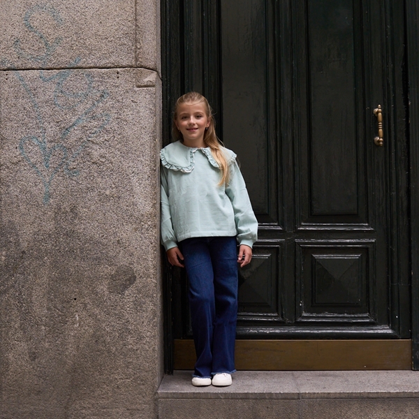 Imagen de Sudadera de niña en verde agua con cuello Peter Pan