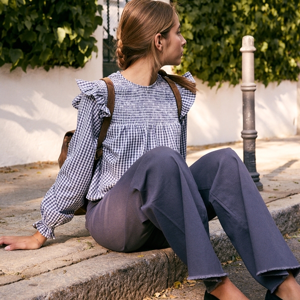 Imagen de Pantalón de niña en gris tipo culotte