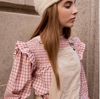 Imagen de Blusa manga larga de niña de cuadros bicolor caldera y blanco con pecho elástico