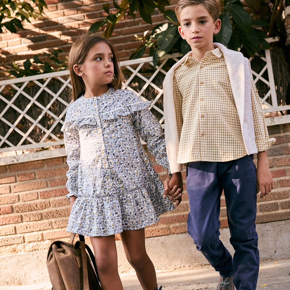 Imagen de Vestido de niña con estampado hojas azul y mostaza